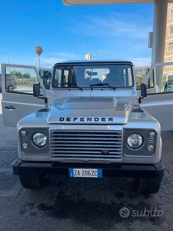 Occasion Land Rover Defender 122 ch (89 kW) 2014 Gris SUV