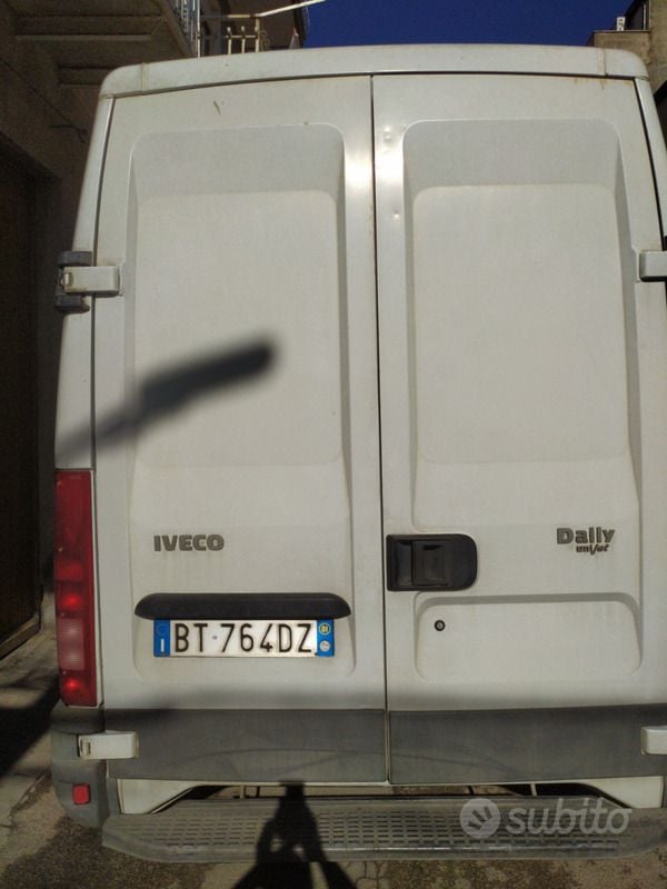 Usata Iveco Daily 103 CV (75 kW) 2001 Bianco