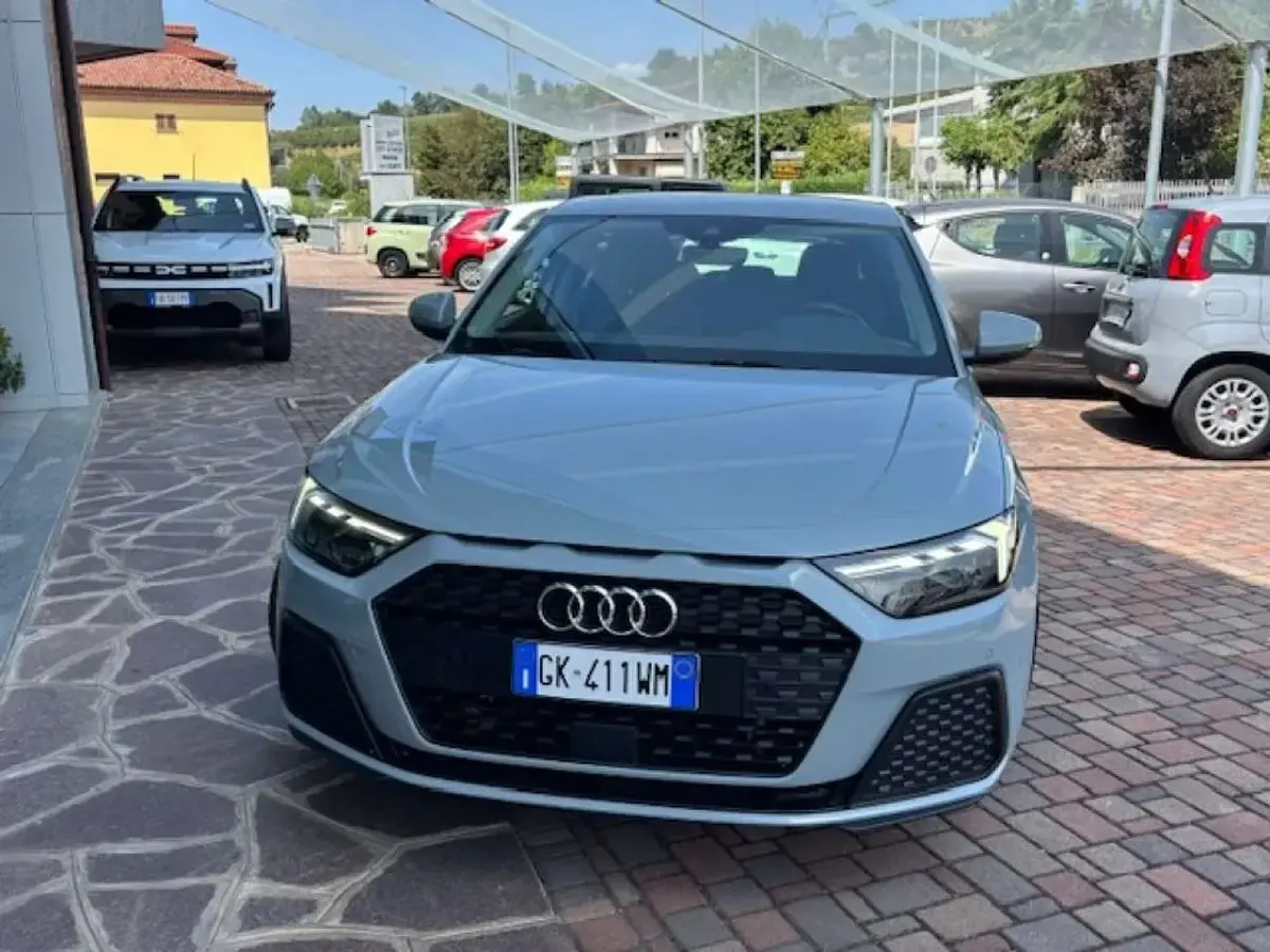 Usata Audi A1 Sportback Admired 95 CV (69 kW) 2022 Grigio Utilitaria