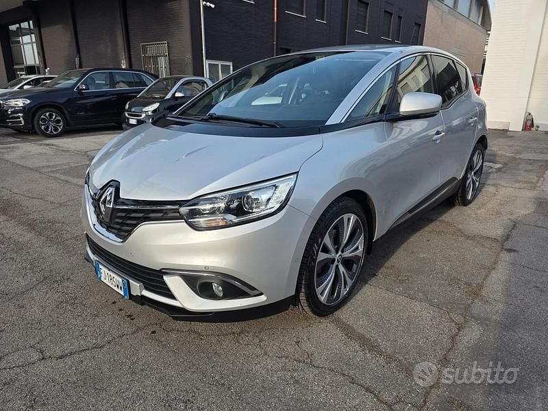 Usata Renault Scénic IV Intens 110 CV (80 kW) 2017 Grigio Monovolume
