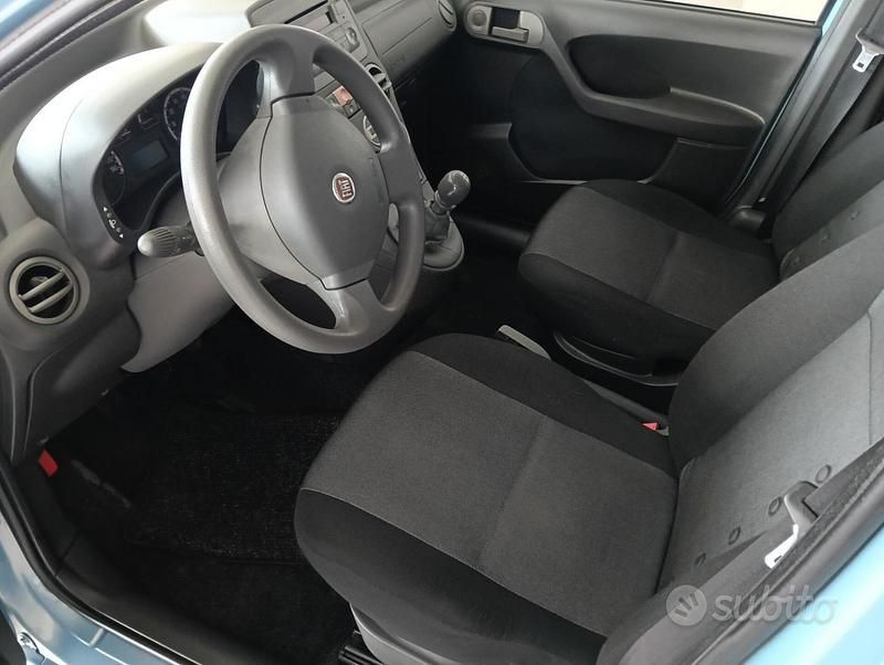Usata Fiat Panda Emotion 54 CV (39 kW) 2010 Blu Utilitaria