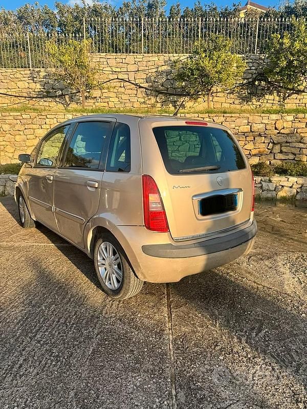 Usata Lancia Musa 95 CV (69 kW) 2005 Monovolume