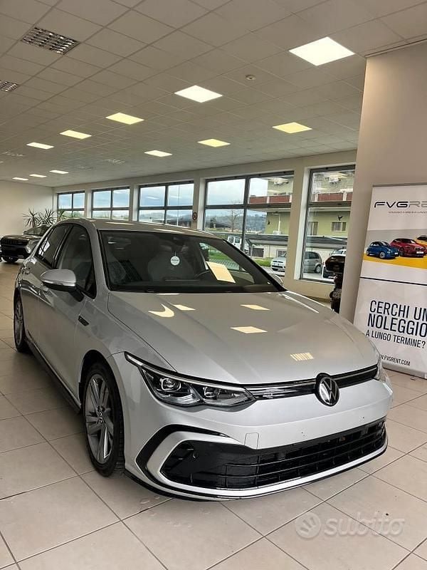 Usata VW Golf VIII R-line 130 CV (95 kW) 2023 Nero Berlina