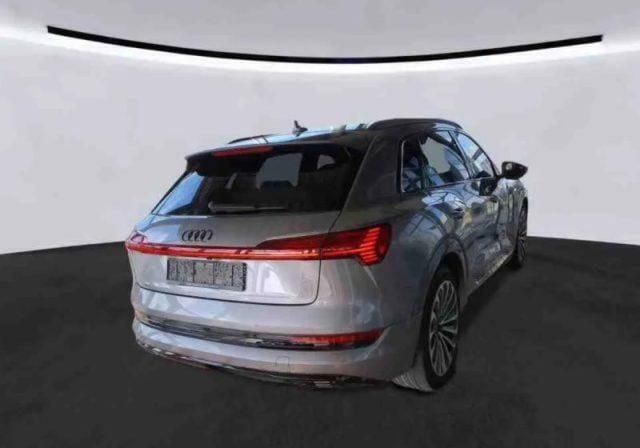 Usata Audi e-tron S-Line 300 kW (408 CV) 2023 Grigio SUV