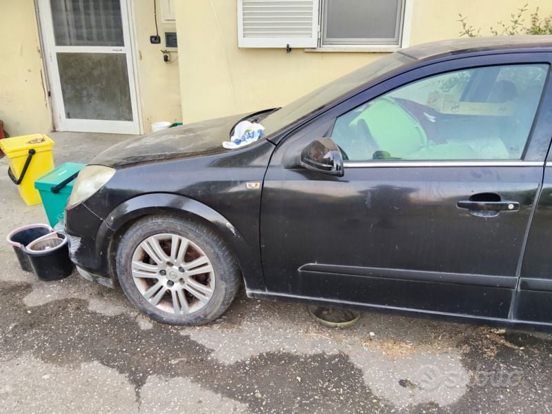 Occasion Opel Astra 60 ch (44 kW) 2008 Noir Berline