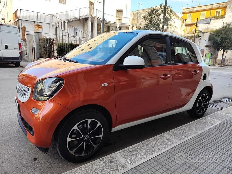Usata Smart ForFour Prime 71 CV (52 kW) 2015 Arancione Utilitaria