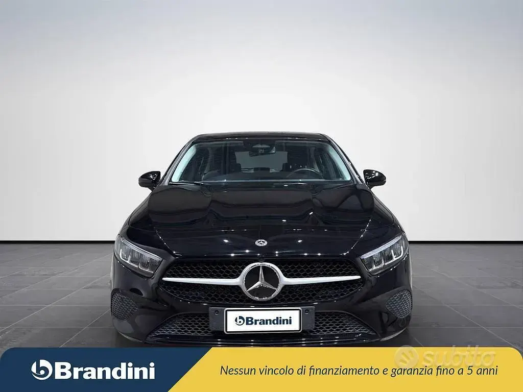 Usata Mercedes A180 Advanced 116 CV (85 kW) 2023 Nero Berlina