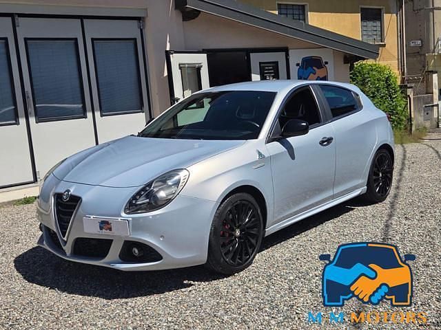 Grigio Usata 2014 Alfa Romeo 1750 Quadrifoglio Verde Tre volumi | 13.900 € - Immagine 1/4