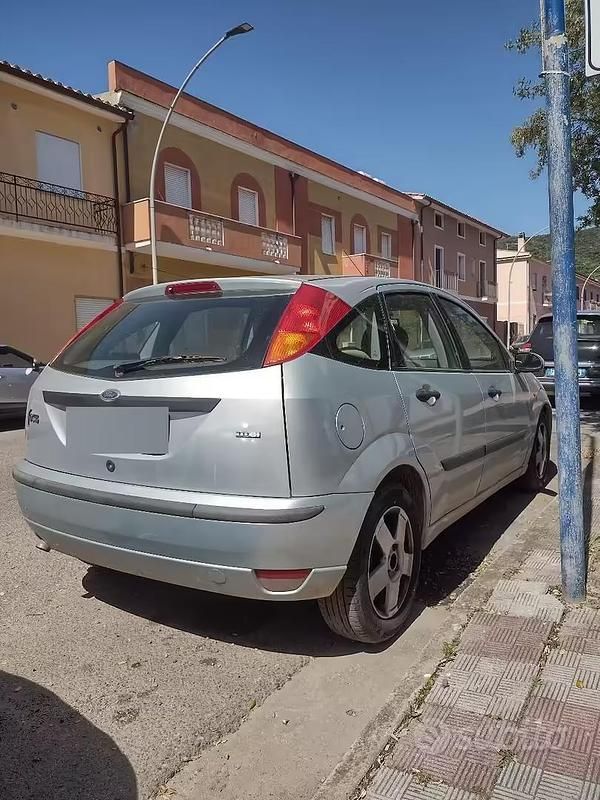 Usata Ford Focus 100 CV (73 kW) 2004 Berlina