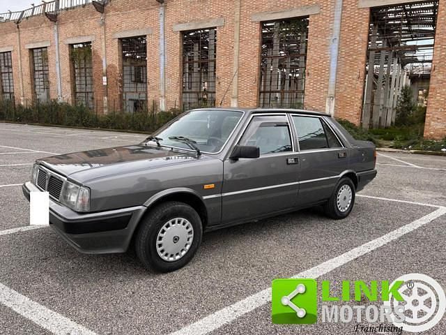 Usata Lancia Prisma 77 CV (56 kW) 1987 Marrone Berlina