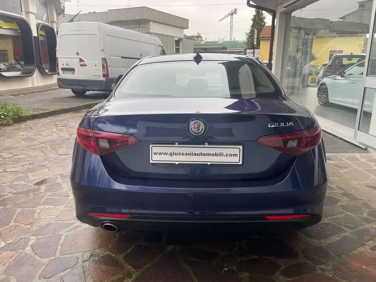 Gebraucht Alfa Romeo Giulia Business 160 PS (117 kW) 2019 Blau Limousine