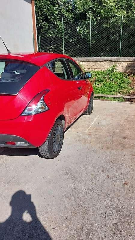 Usata Lancia Ypsilon 69 CV (50 kW) 2018 Utilitaria