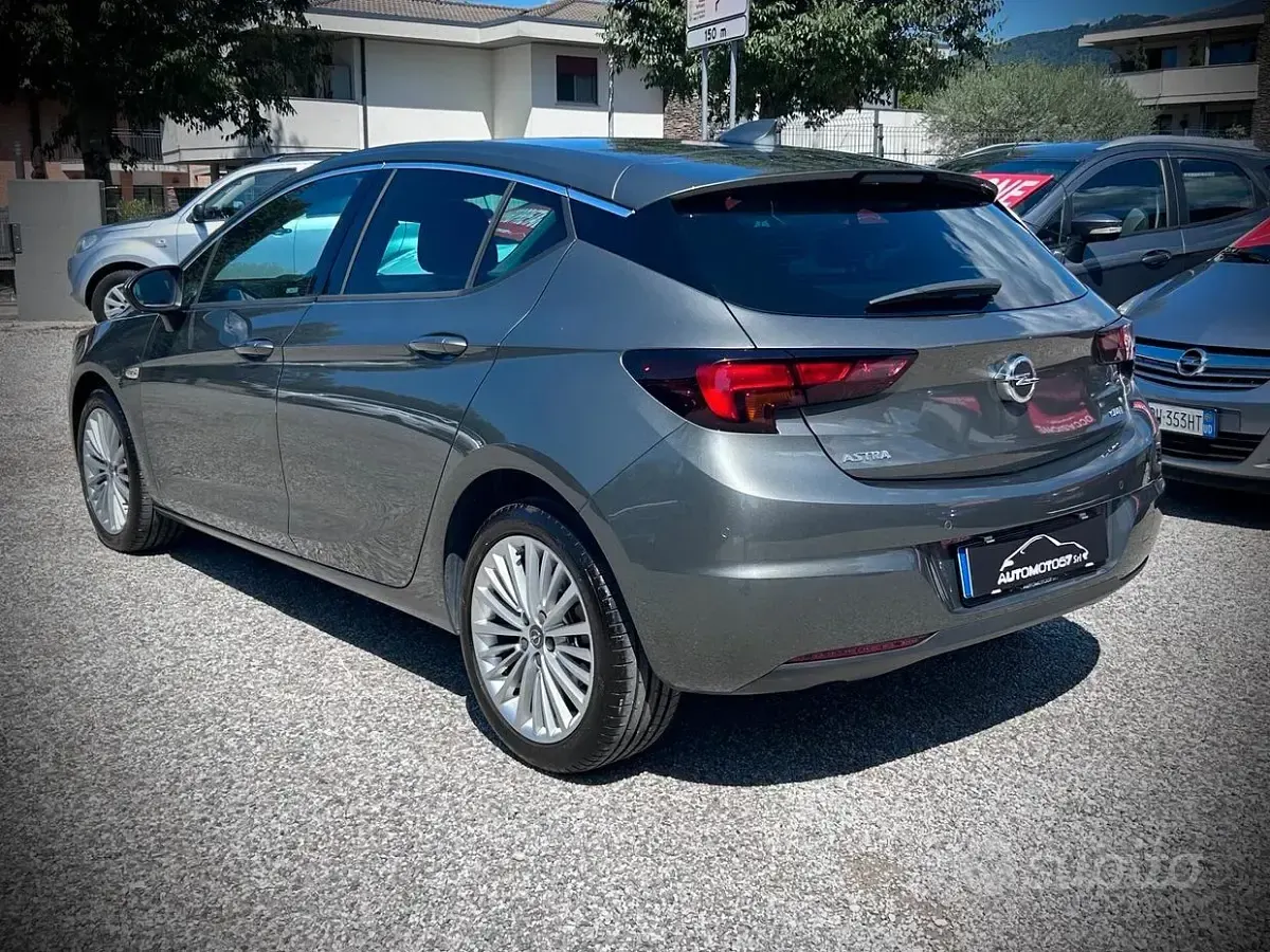 Usata Opel Astra 110 CV (80 kW) 2017 Grigio Berlina