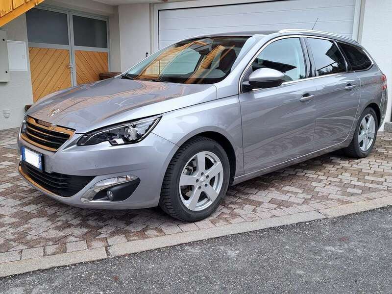 Usato 2016 Peugeot 308 1.2 Benzin 131 CV (12.800 €)