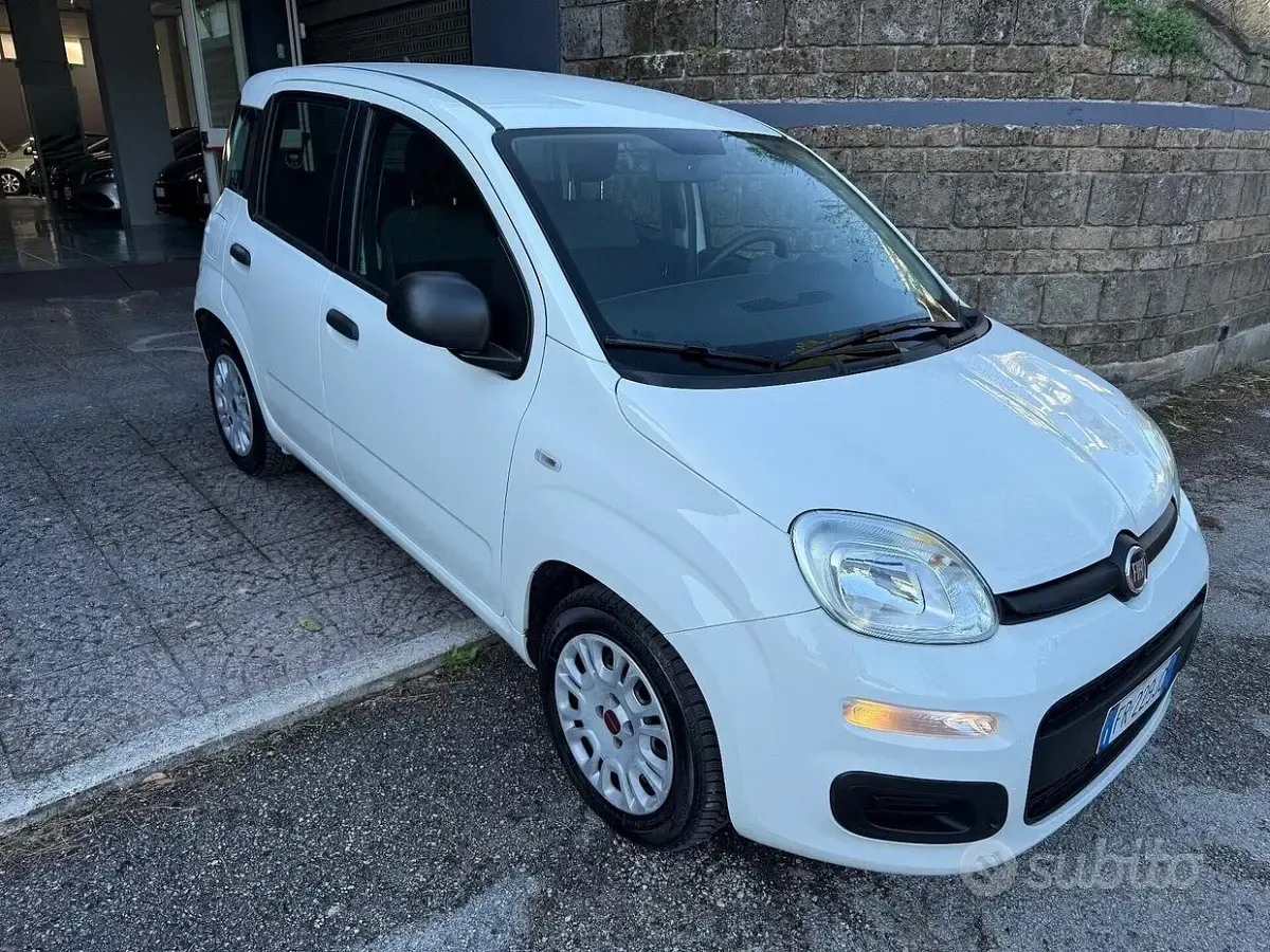 Usata Fiat Panda Lounge 69 CV (50 kW) 2018 Bianco Utilitaria