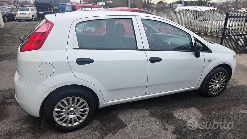 Usata Fiat Grande Punto S 75 CV (55 kW) 2011 Bianco Utilitaria