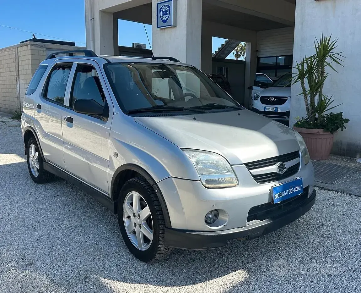 Usata Suzuki Ignis 69 CV (50 kW) 2004 Grigio Utilitaria