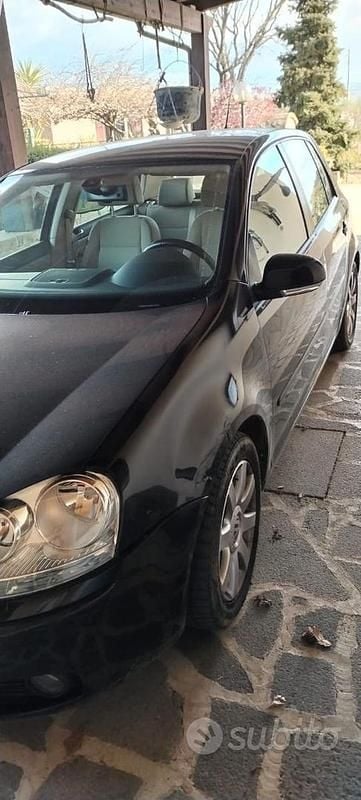 Begagnad VW Golf IV 115 HK (84 kW) 2006 Svart Sedan