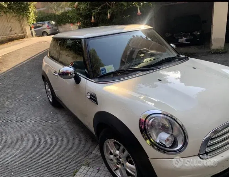 Usata Mini ONE 98 CV (72 kW) 2011 Giallo Utilitaria