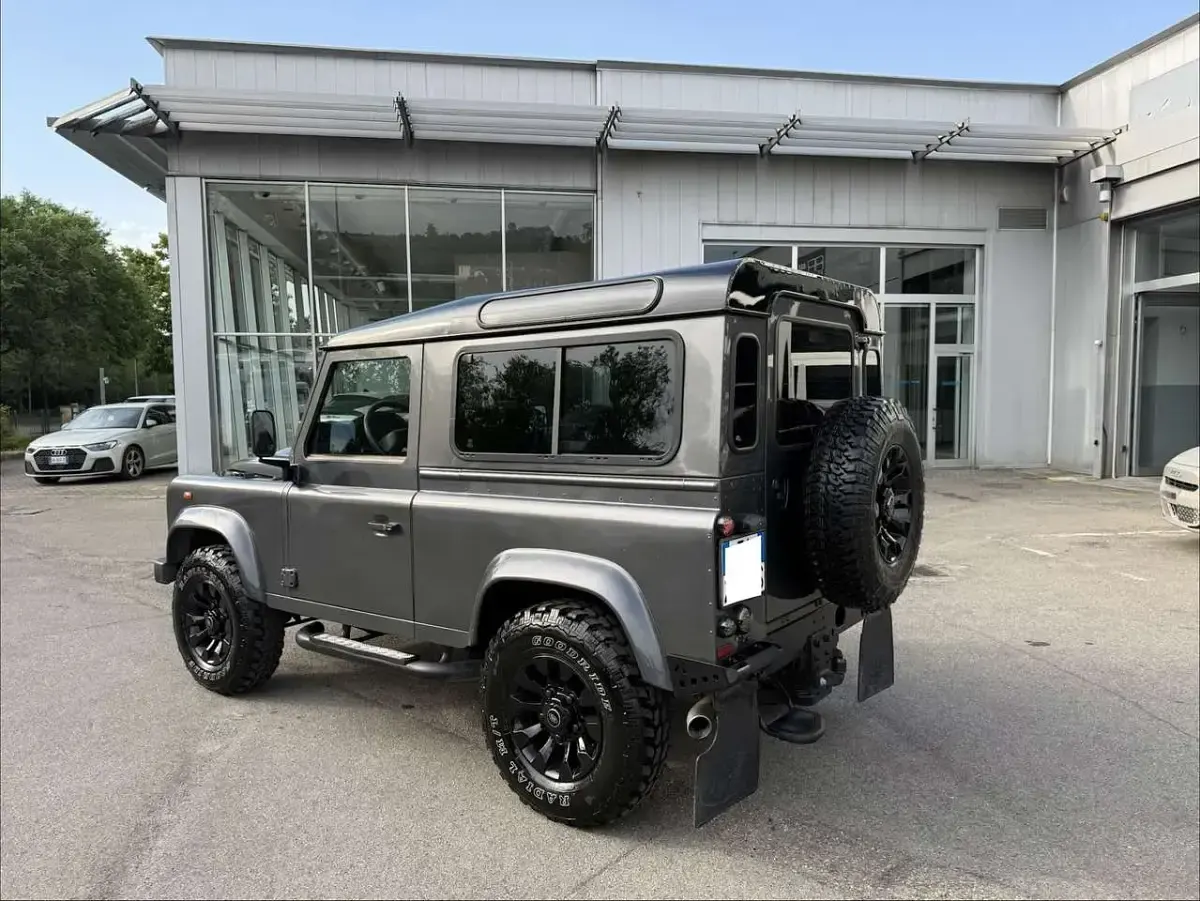 Usata Land Rover Defender 122 CV (89 kW) 2014 Tetto nero Station wagon