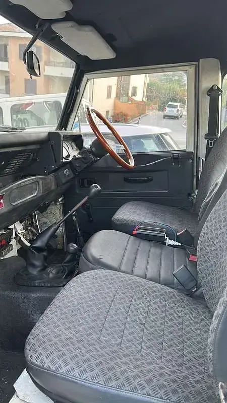 Usata Land Rover Defender 113 CV (83 kW) 1991 SUV