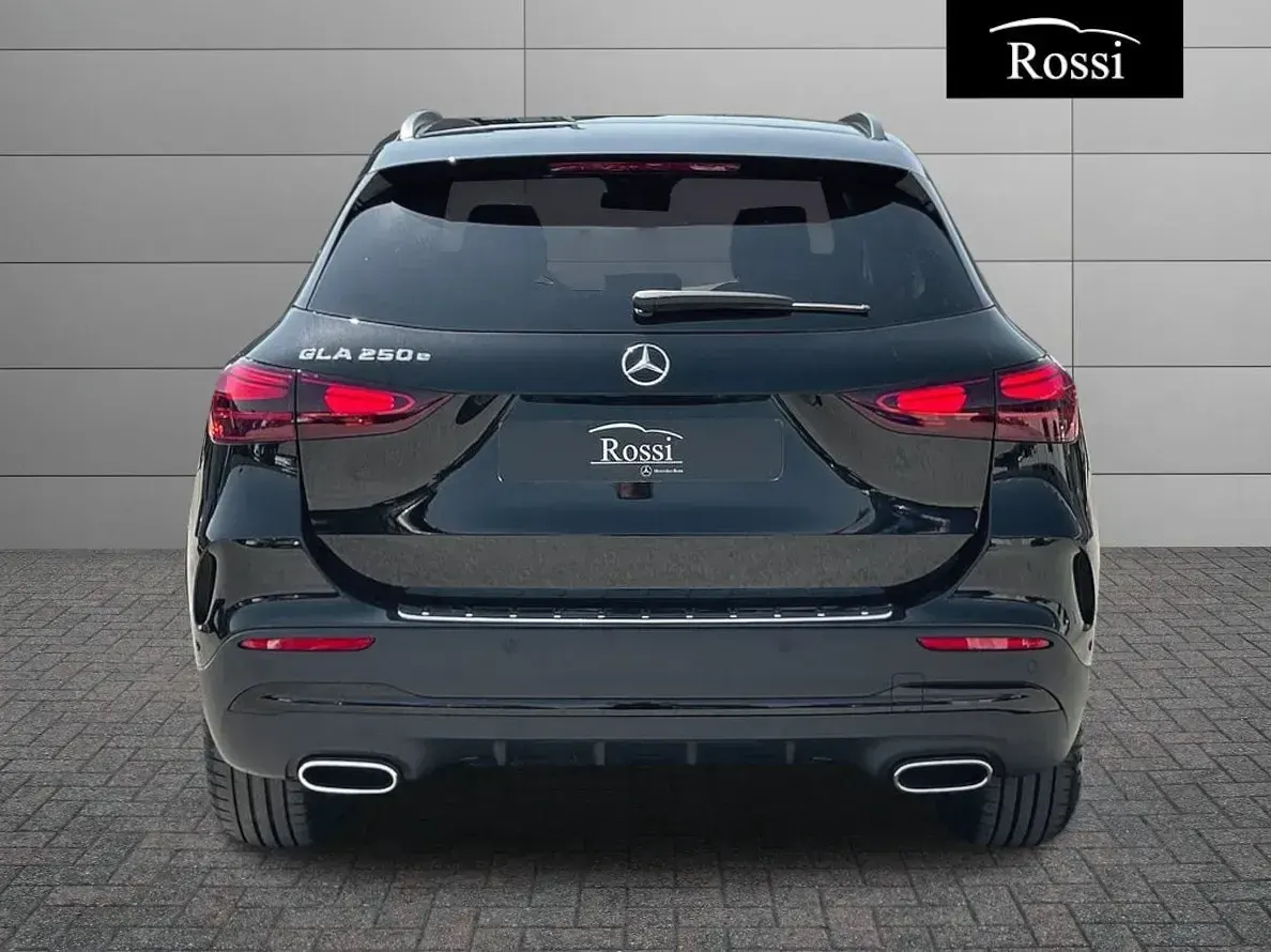 Nuova Mercedes GLA250 163 CV (119 kW) 2026 Nero SUV