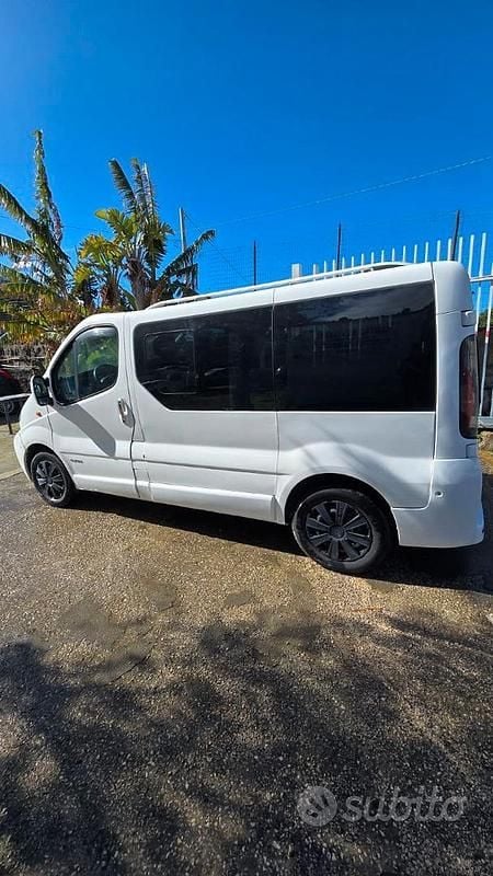 Usata Renault Traffic 100 CV (73 kW) 2006 Bianco Monovolume