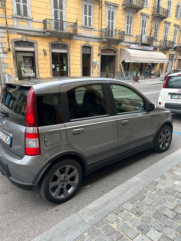 Usata Fiat Panda 101 CV (74 kW) 2007 Grigio Utilitaria