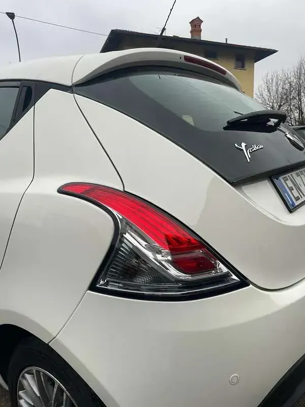 Usata Lancia Ypsilon Gold 69 CV (50 kW) 2012 Utilitaria