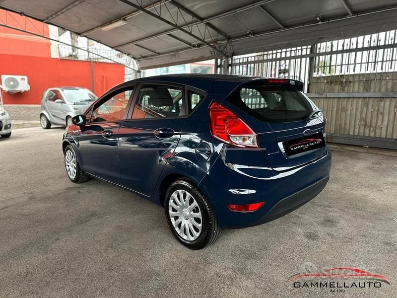 Usata Ford Fiesta 75 CV (55 kW) 2013 Blu Utilitaria