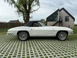 Usata Chevrolet Corvette Stingray 365 CV (268 kW) 1964 Bianco Cabrio