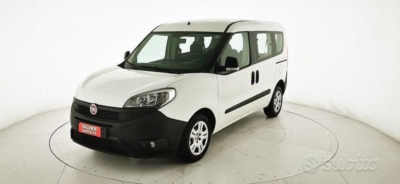 Usata Fiat Doblò 90 CV (66 kW) 2015 Bianco Monovolume