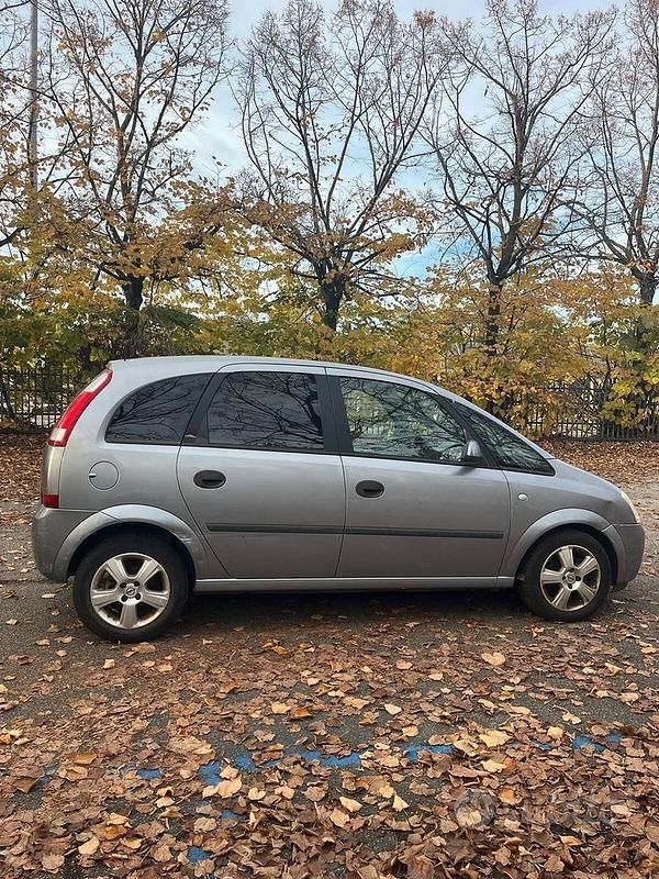 Usata Opel Meriva Cosmo 89 CV (65 kW) 2005 Grigio Monovolume