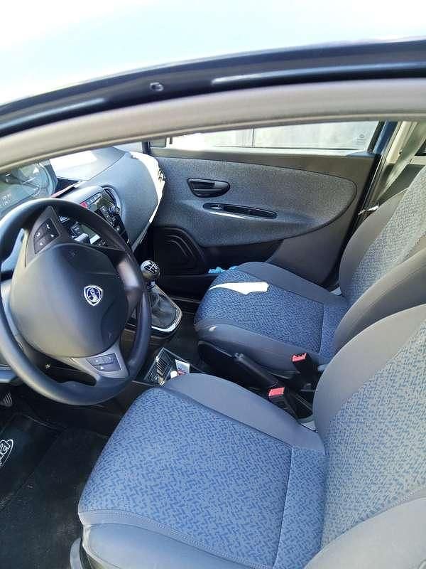 Usata Lancia Ypsilon Silver 69 CV (50 kW) 2022 Utilitaria