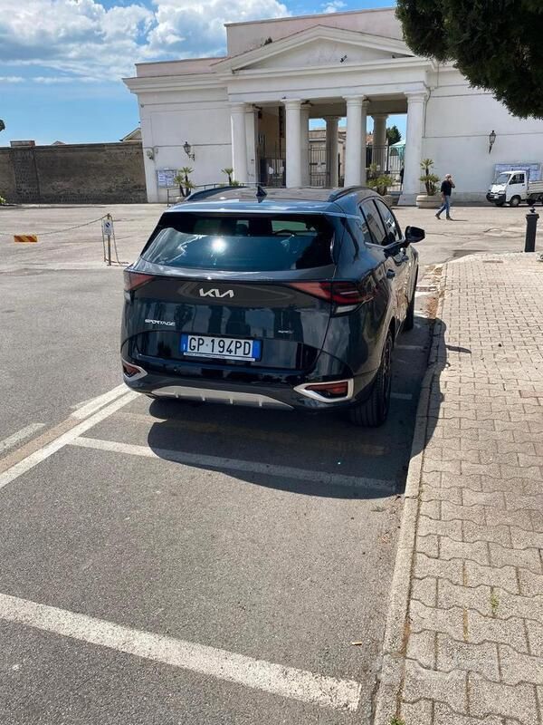 Usata Kia Sportage 186 CV (136 kW) 2023 Grigio SUV