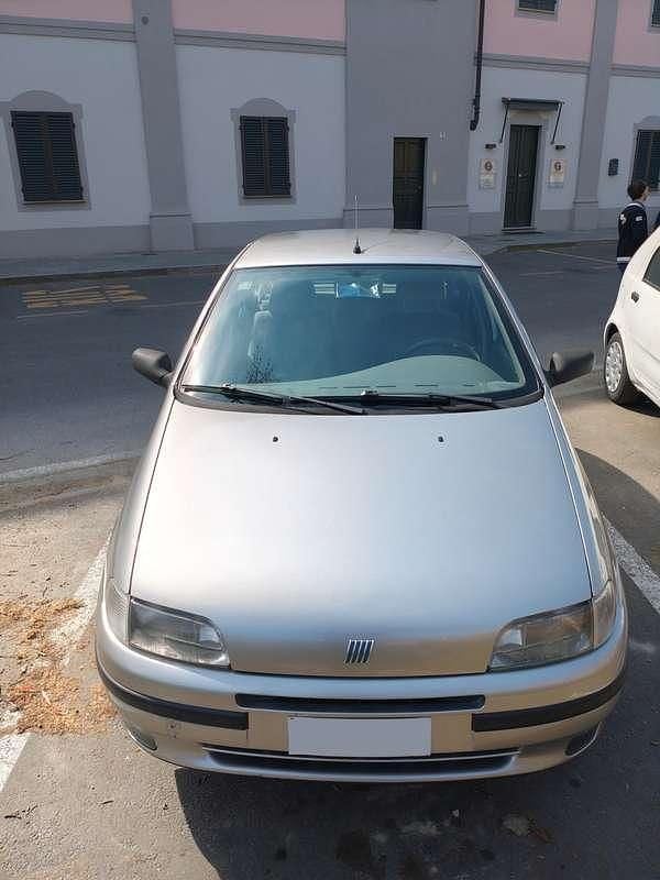 Usata Fiat Punto 73 CV (53 kW) 1995 Argento Berlina