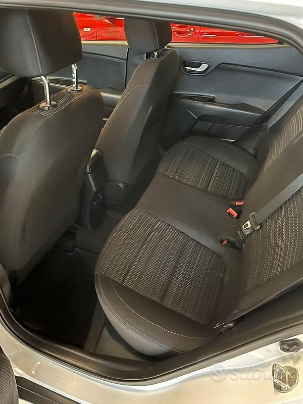 Usata Kia Stonic 116 CV (85 kW) 2018 Bianco SUV