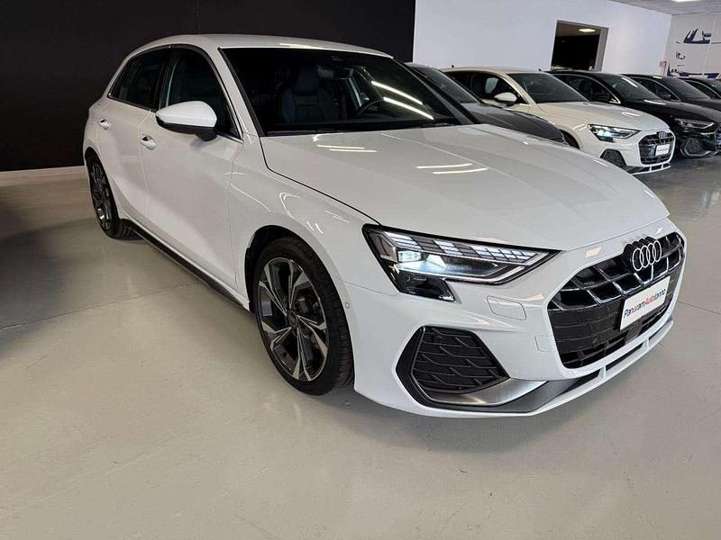 Bianco Usata 2024 Audi A3 S-Line Tre volumi | 31.900 € (Buon prezzo) - Immagine 1/4