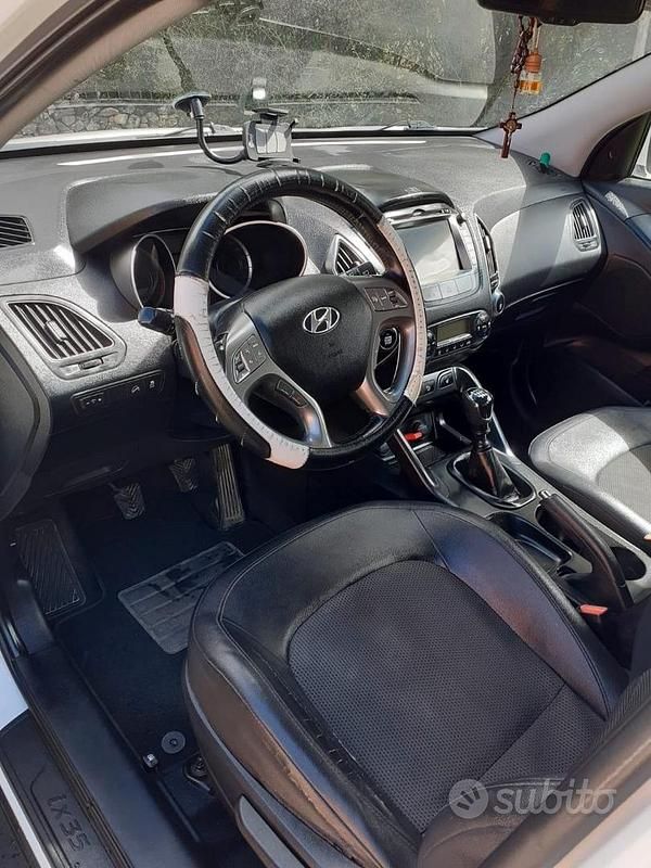 Bianco Usata 2013 Hyundai ix35 SUV | 2000 € - Immagine 1/4