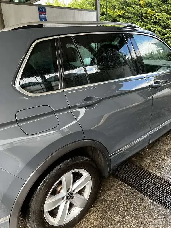 Usata VW Tiguan R-line 190 CV (139 kW) 2022 Grigio SUV