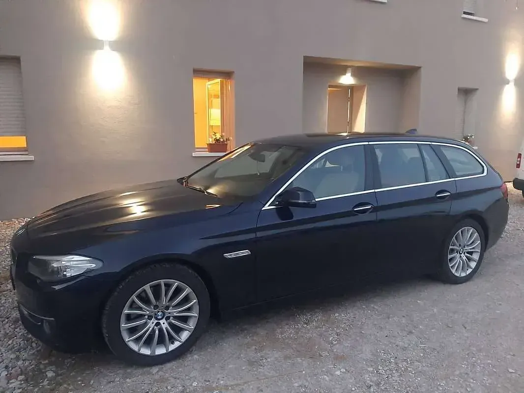 Usata BMW 520 Luxury Line 190 CV (139 kW) 2014 Blu/azzurro Station wagon