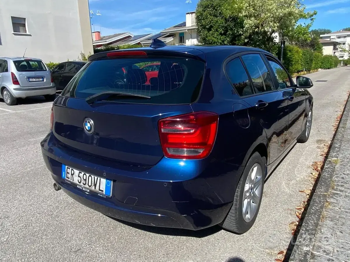 Usata BMW 116 Sport Line 116 CV (85 kW) 2013 Blu Utilitaria