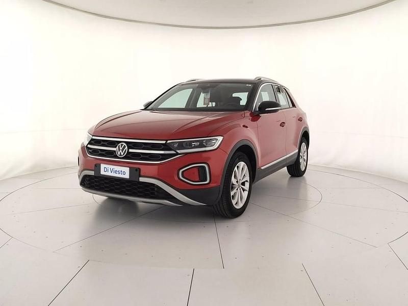 Usata VW T-Roc Style 110 CV (80 kW) 2022 Kings red metallizzato deep black perlat SUV