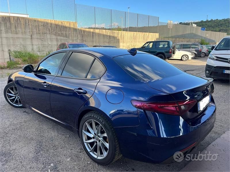 Usata Alfa Romeo Giulia 150 CV (110 kW) 2017 Blu Berlina