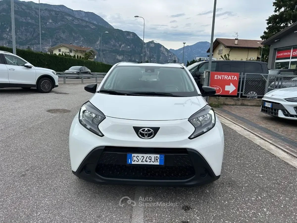 Usata Toyota Aygo X Active 72 CV (52 kW) 2023 Bianco SUV