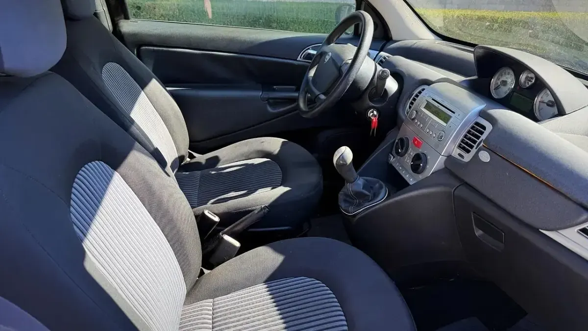 Usata Lancia Ypsilon 75 CV (55 kW) 2008 Nero Utilitaria