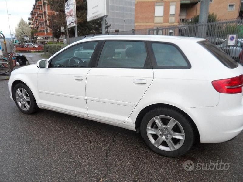 Usata Audi A3 Attraction 105 CV (77 kW) 2011 Bianco Utilitaria