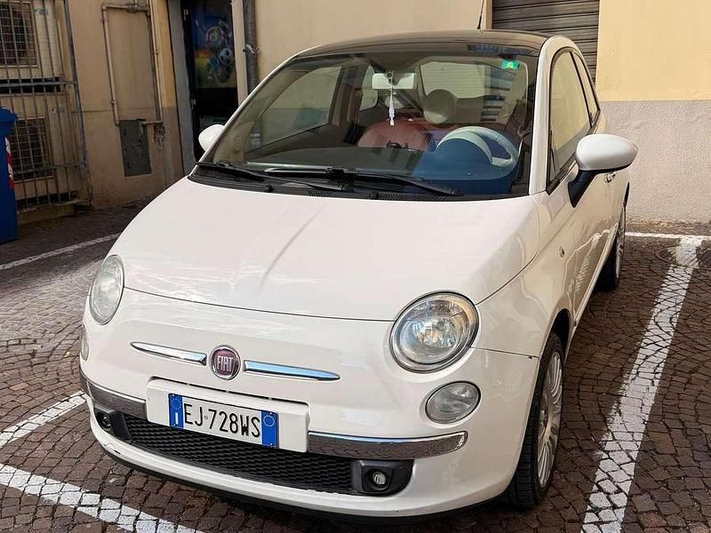 Usata Fiat 500 Lounge 101 CV (74 kW) 2011 Bianco Utilitaria
