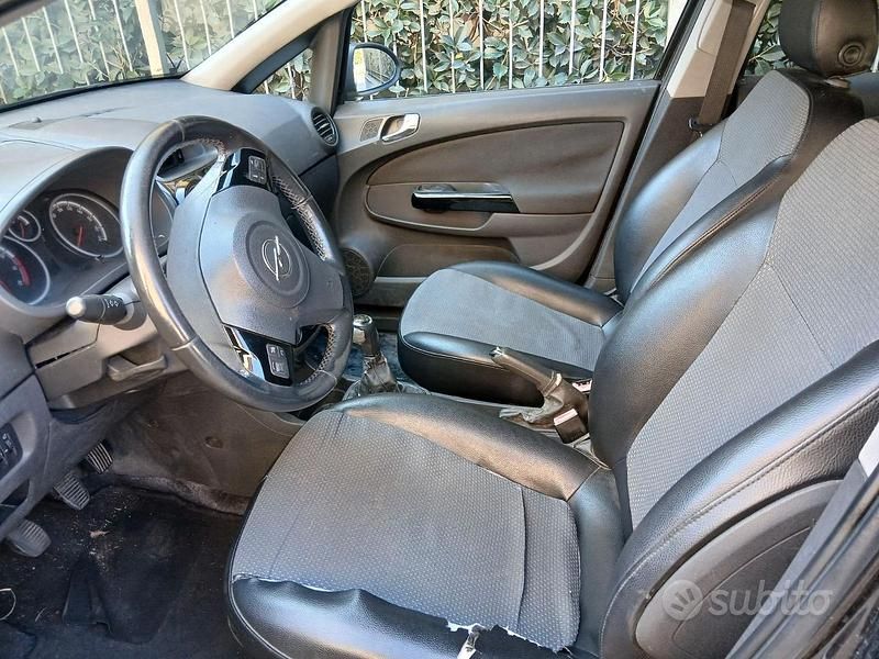 Usata Opel Corsa Club 80 CV (58 kW) 2009 Nero Utilitaria