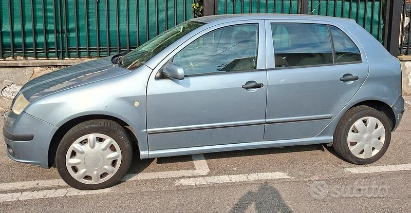Usata Skoda Fabia 2005 Blu Utilitaria